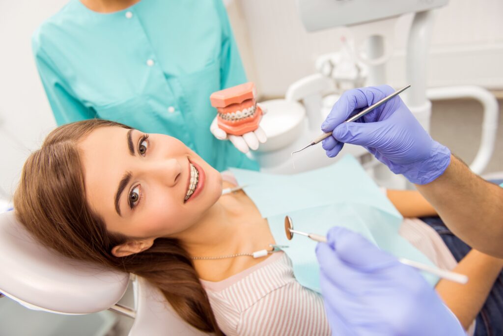 ¡Descubre por qué motivo es esencial acudir a revisiones con tu dentista de confianza!
